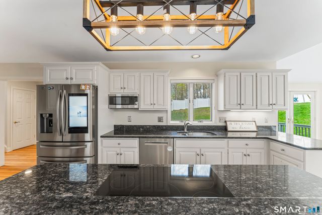 35 Aarons Court, Ridgefield, CT 06877