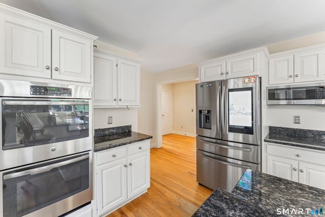 35 Aarons Court, Ridgefield, CT 06877