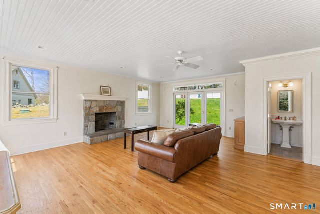35 Aarons Court, Ridgefield, CT 06877