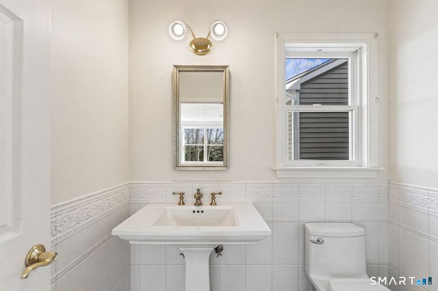 35 Aarons Court, Ridgefield, CT 06877