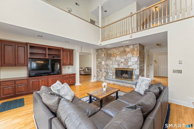 35 Aarons Court, Ridgefield, CT 06877