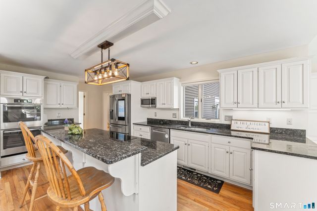 35 Aarons Court, Ridgefield, CT 06877
