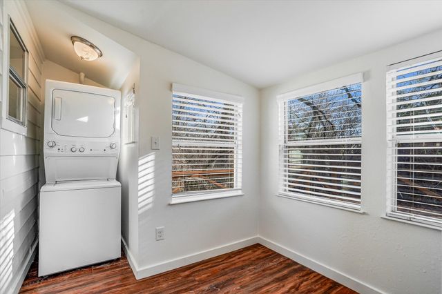 1300 Flite Acres RD, Wimberley, TX 78676