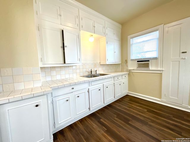 1645 W Mulberry, San Antonio, TX 78201