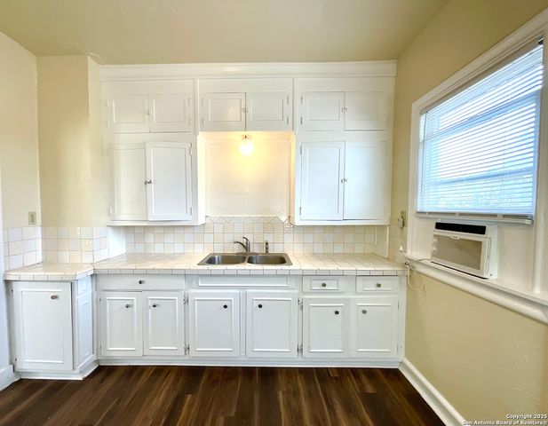 1645 W Mulberry, San Antonio, TX 78201