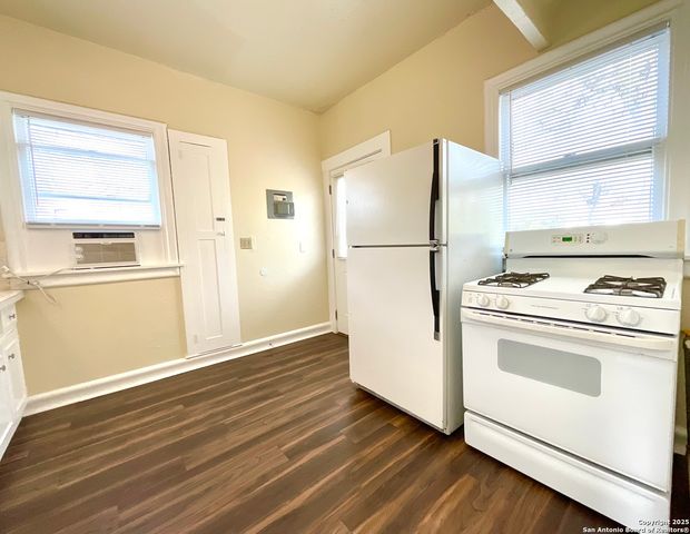 1645 W Mulberry, San Antonio, TX 78201