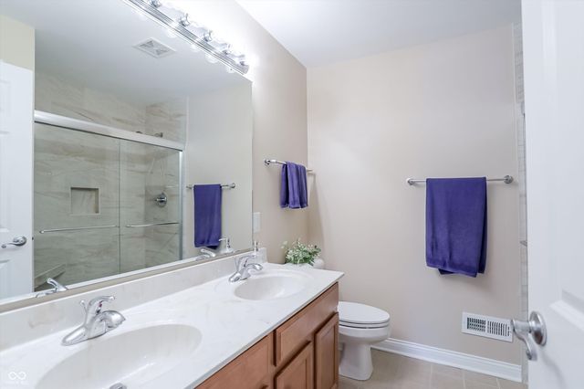 896 Silverleaf Drive, Greenwood, IN 46143