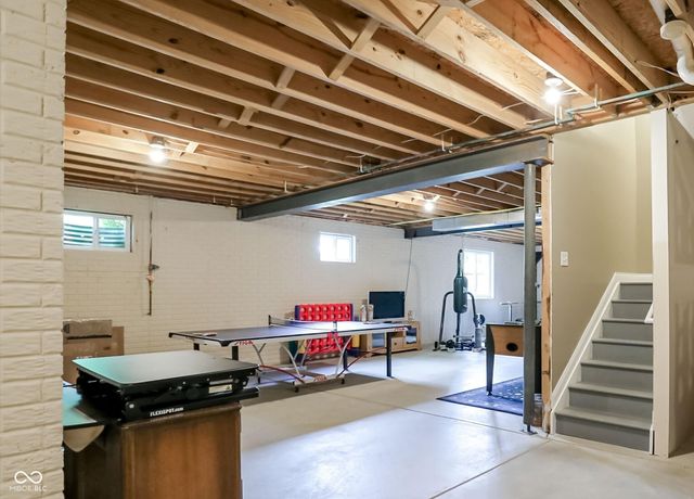 896 Silverleaf Drive, Greenwood, IN 46143