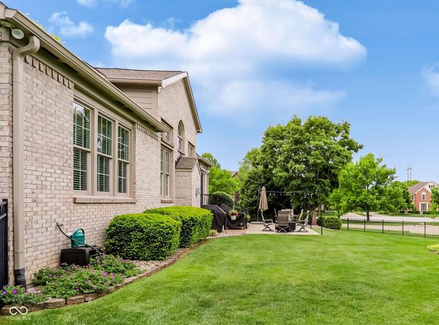 896 Silverleaf Drive, Greenwood, IN 46143