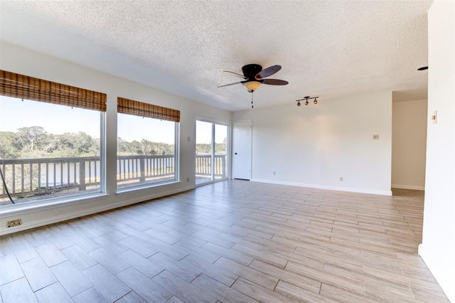2137 Casa Rio Circle, Dickinson, TX 77539