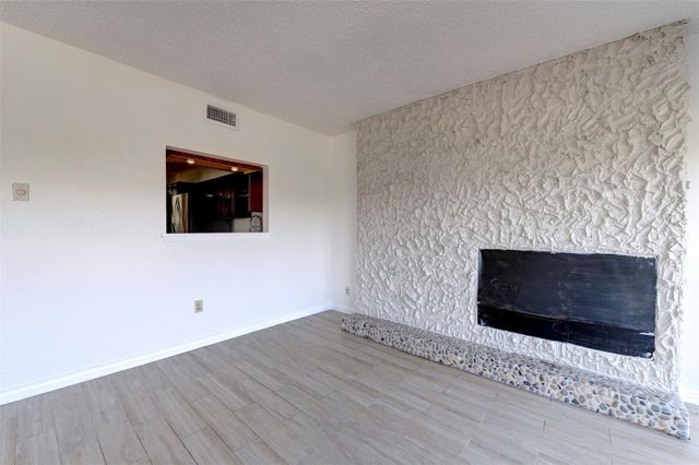 2137 Casa Rio Circle, Dickinson, TX 77539