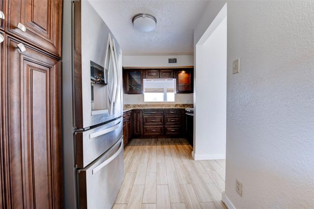 2137 Casa Rio Circle, Dickinson, TX 77539