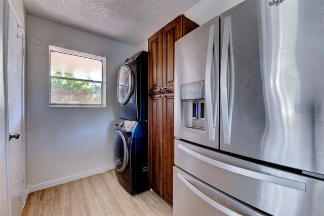 2137 Casa Rio Circle, Dickinson, TX 77539