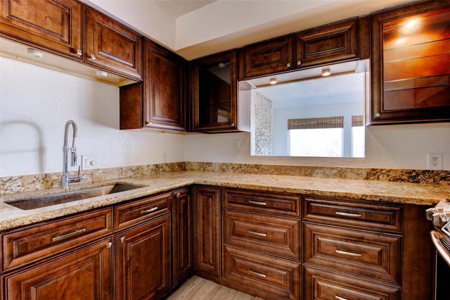 2137 Casa Rio Circle, Dickinson, TX 77539