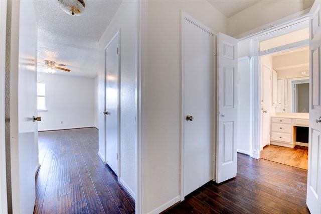 2137 Casa Rio Circle, Dickinson, TX 77539