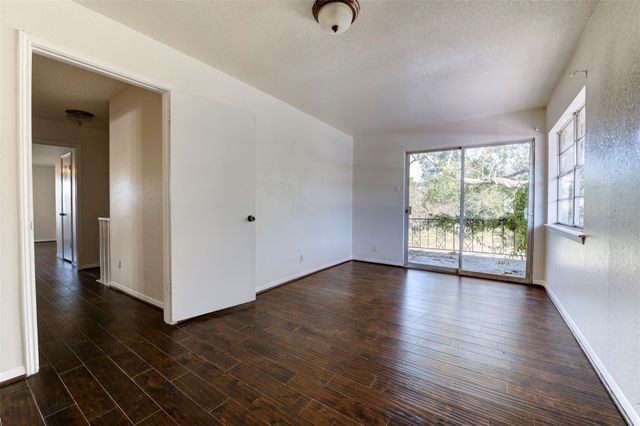 2137 Casa Rio Circle, Dickinson, TX 77539