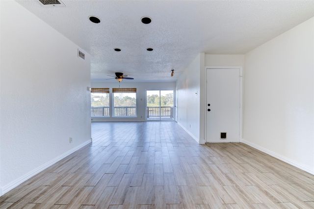 2137 Casa Rio Circle, Dickinson, TX 77539