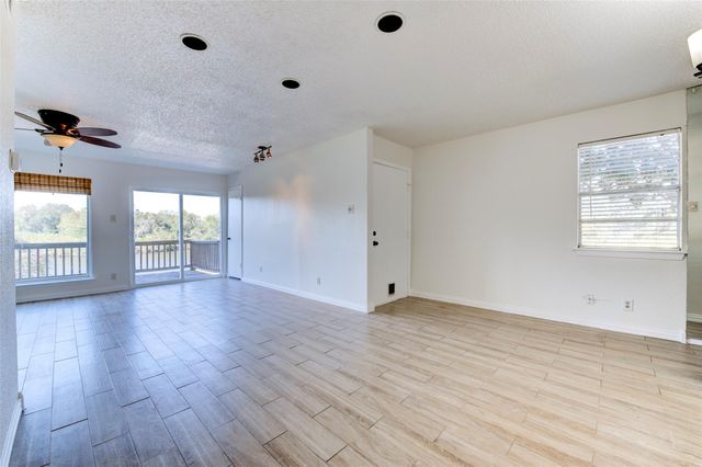 2137 Casa Rio Circle, Dickinson, TX 77539