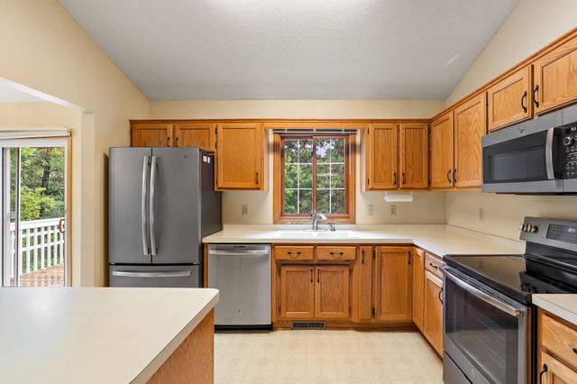 2879 Devonshire Place, Woodbury, MN 55125