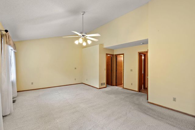 2879 Devonshire Place, Woodbury, MN 55125