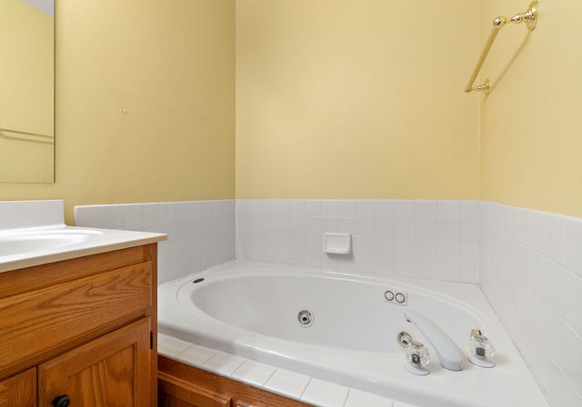 2879 Devonshire Place, Woodbury, MN 55125