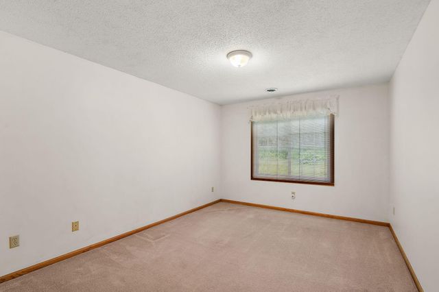 2879 Devonshire Place, Woodbury, MN 55125