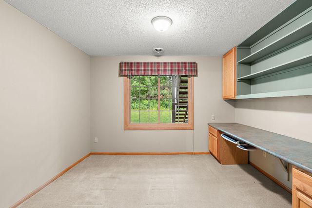 2879 Devonshire Place, Woodbury, MN 55125