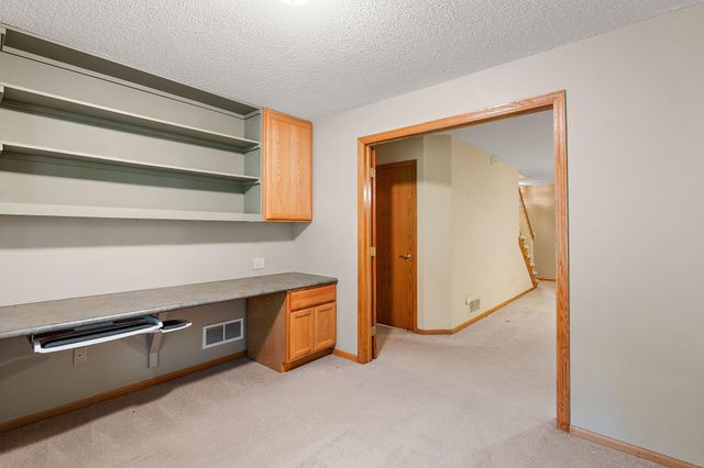 2879 Devonshire Place, Woodbury, MN 55125