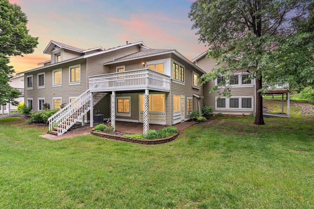 2879 Devonshire Place, Woodbury, MN 55125