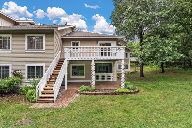 2879 Devonshire Place, Woodbury, MN 55125