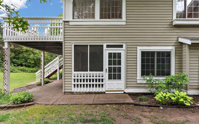 2879 Devonshire Place, Woodbury, MN 55125