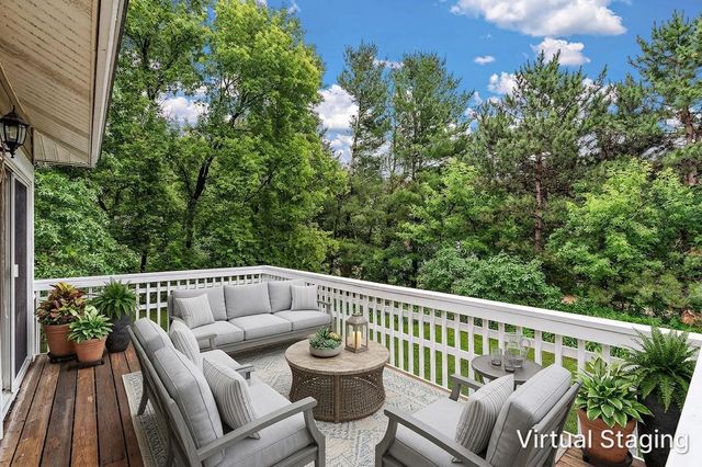 2879 Devonshire Place, Woodbury, MN 55125