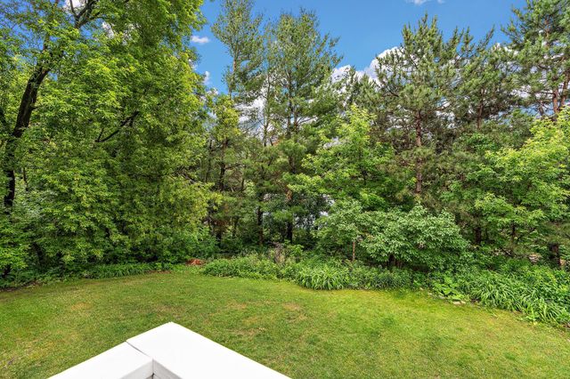 2879 Devonshire Place, Woodbury, MN 55125