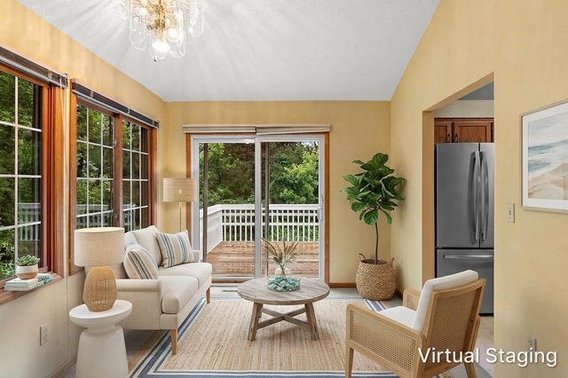 2879 Devonshire Place, Woodbury, MN 55125