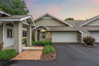 2879 Devonshire Place, Woodbury, MN 55125