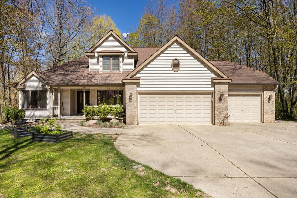 15056 Oakwood Drive, Big Rapids Twp, MI 49307