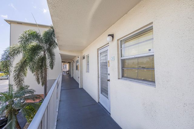 130 NE 26th Avenue 2030, Boynton Beach, FL 33435