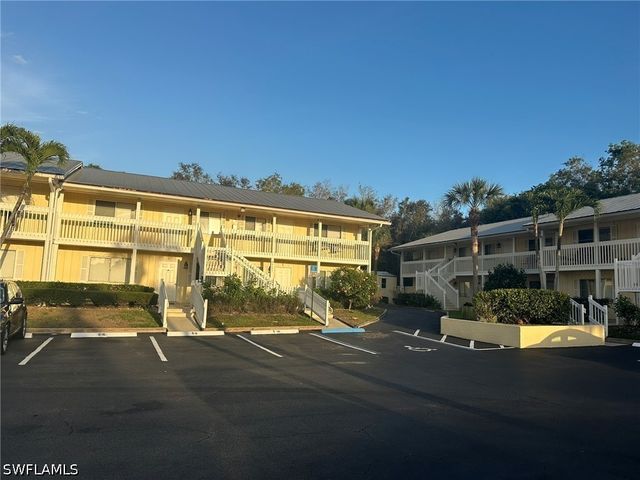 4621 Bayshore DR Q6, Naples, FL 34112