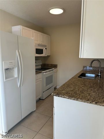 4621 Bayshore DR Q6, Naples, FL 34112