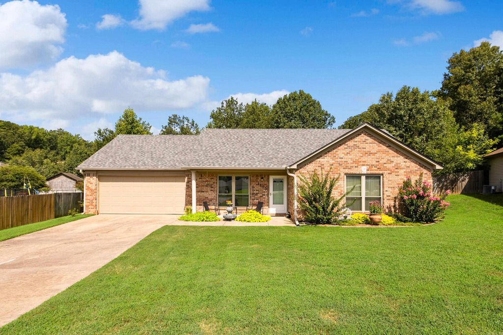 1403 Overview Cove, Benton, AR 72015