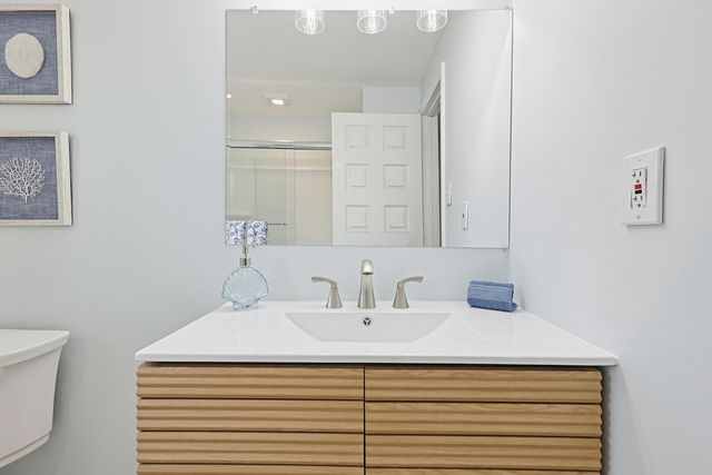 24 Otis Road, Hyannis, MA 02601