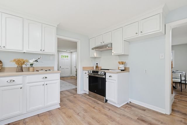 24 Otis Road, Hyannis, MA 02601
