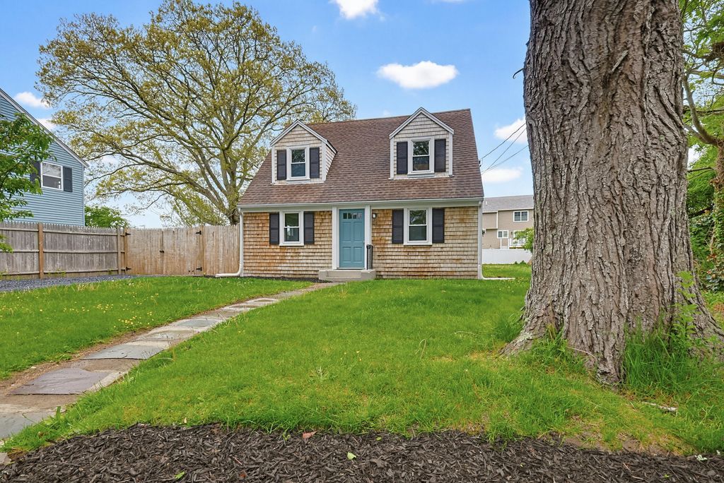 24 Otis Road, Hyannis, MA 02601