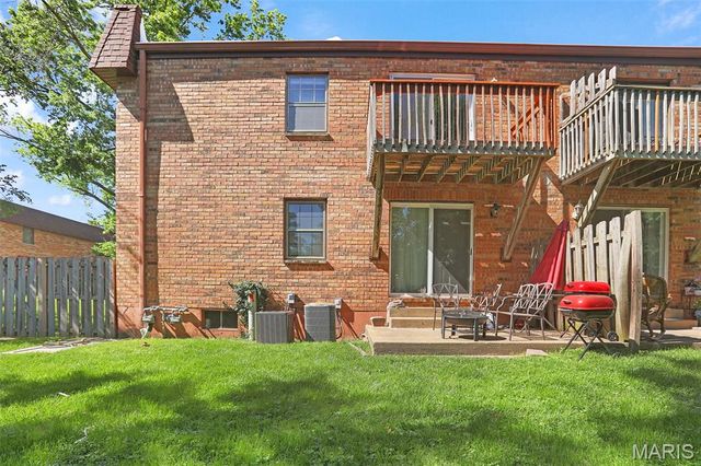 459 S Clay Avenue C, Kirkwood, MO 63122