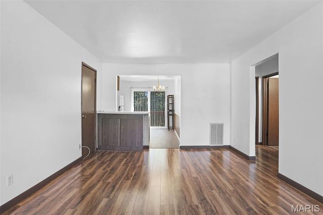 459 S Clay Avenue C, Kirkwood, MO 63122