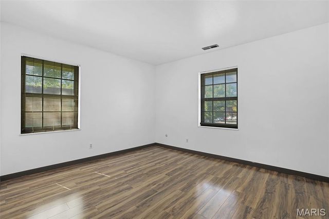 459 S Clay Avenue C, Kirkwood, MO 63122
