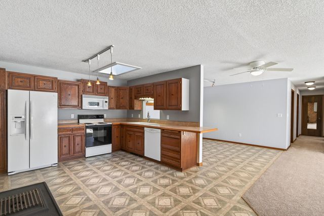 17 Marvy Street, Circle Pines, MN 55014