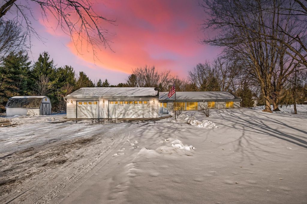 17 Marvy Street, Circle Pines, MN 55014