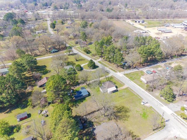 300 A E Matthews Street, Brookland, AR 72417