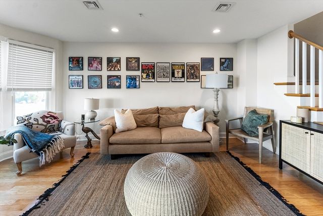 60 Robbins Rd. 25, Plymouth, MA 02360